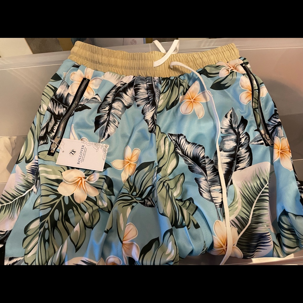 Roll Over Shorts Size Xl Brand New